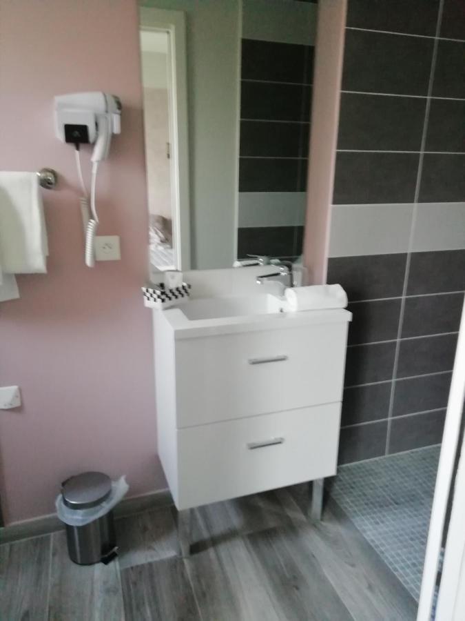 Hotel Le Merle Blanc Louchats Zewnętrze zdjęcie